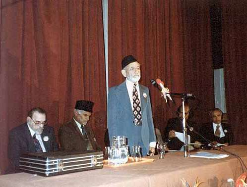 The late Dr. Saeed Ahmad addressing a gathering in Holland